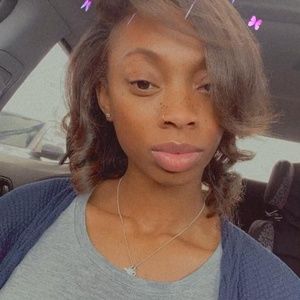 Meet your Posher, Daphne